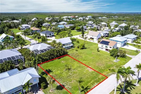 7869 Breakwater Ct, Bokeelia, FL 33922