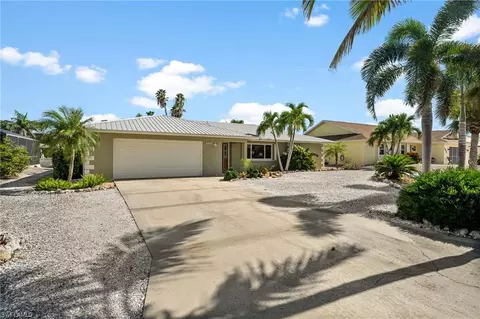 3471 Manatee Dr, Saint James City, FL 33956