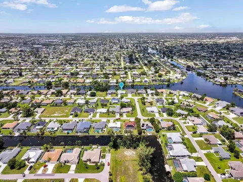 427 SE 21st St, Cape Coral, FL 33990