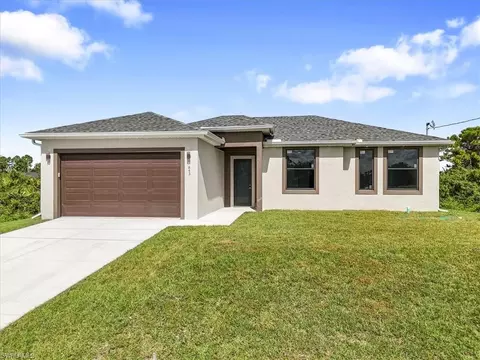 843 Theodore Vail St E, Lehigh Acres, FL 33974