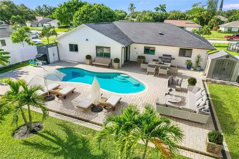 49 Willoughby Dr, Naples, FL 34110 photo 2