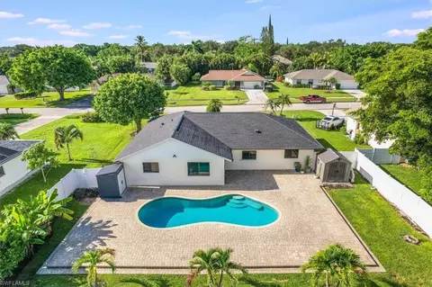 49 Willoughby Dr, Naples, FL 34110 photo 3