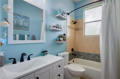 Bath - 3295 31st Ave NE, Naples, FL 34120 photo 3 of 3
