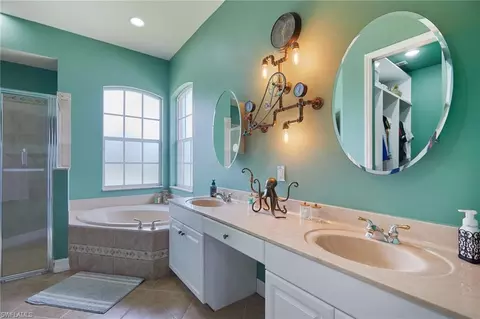 Bath - 3295 31st Ave NE, Naples, FL 34120 photo 2 of 3