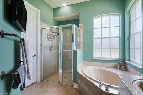 Bath - 3295 31st Ave NE, Naples, FL 34120 photo 1 of 3