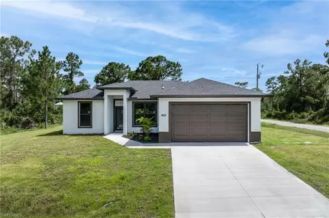 907 W 9th St, Lehigh Acres, FL 33972