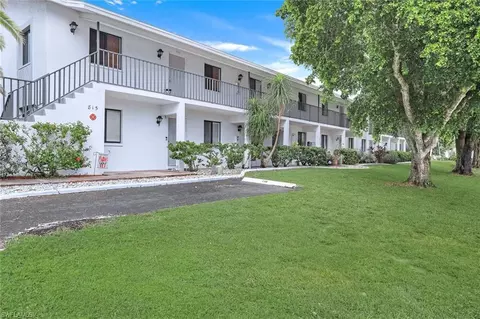 815 Victoria Dr #207, Cape Coral, FL 33904