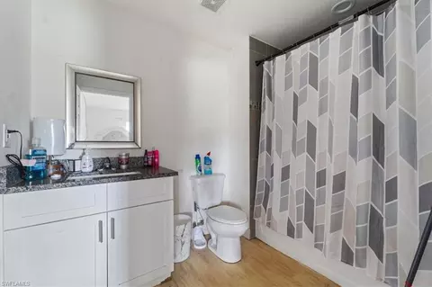 Bath - 8019 Oakleaf Cir, Labelle, FL 33935 photo 2 of 2