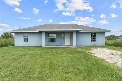 Exterior - 8019 Oakleaf Cir, Labelle, FL 33935 photo 1 of 1