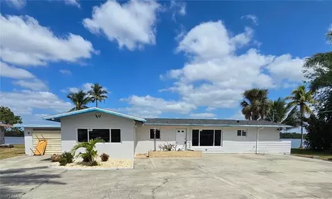 4919 E Riverside Dr, Fort Myers, FL 33905
