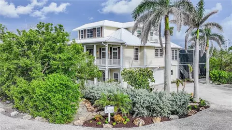1124 Longifolia Ct, Captiva, FL 33924