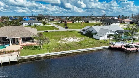 116 SW 38th Pl, Cape Coral, FL 33991