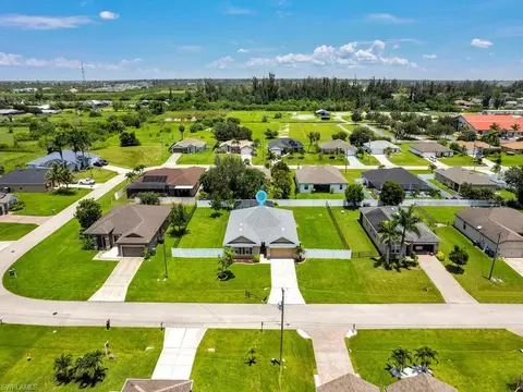 2207 SW 12th Ln, Cape Coral, FL 33991