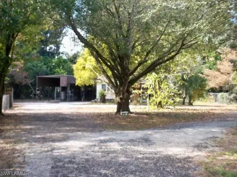 7958 Breeze Dr, North Fort Myers, FL 33917