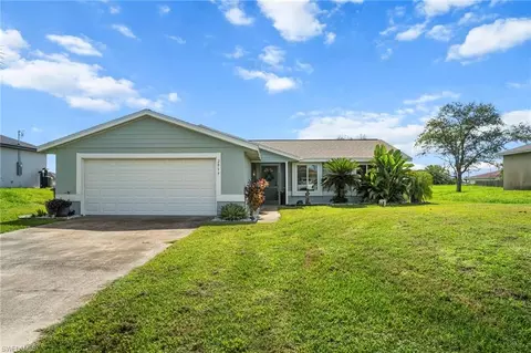 2019 NE 9th Pl, Cape Coral, FL 33909