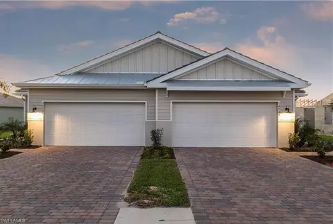 14594 Edgewater Cir, Naples, FL 34114