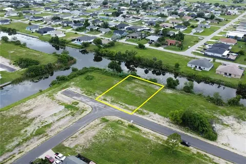 816 NE 12th St, Cape Coral, FL 33909
