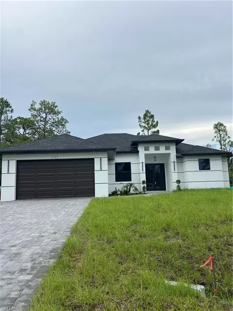 731 Chattman St E, Lehigh Acres, FL 33974