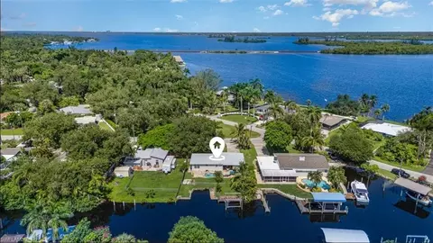 203 Kingston Dr, Fort Myers, FL 33905