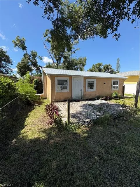 349 San Diego St, North Fort Myers, FL 33903