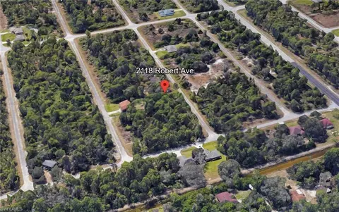 2118 Robert Ave, Alva, FL 33920