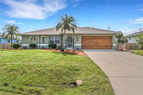 2029 NE 6th Pl, Cape Coral, FL 33909