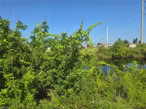 2405 NW 7th Ave, Cape Coral, FL 33993