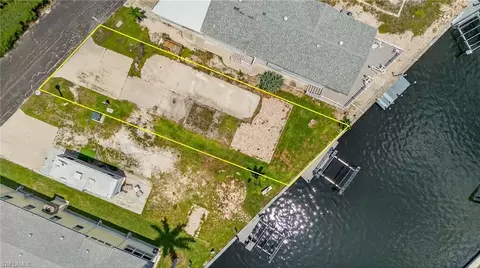 8 Galleon Way, Fort Myers Beach, FL 33931