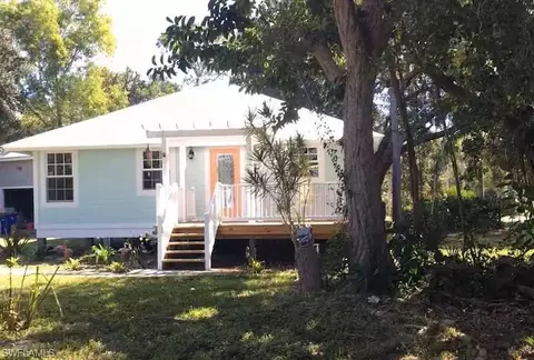 4404 Lake Heather Cir, Saint James City, FL 33956