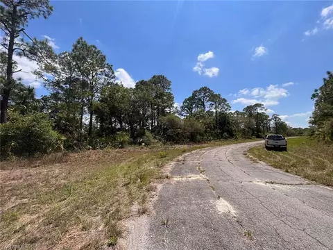 320 James Irwin Ter, Labelle, FL 33935 photo 2