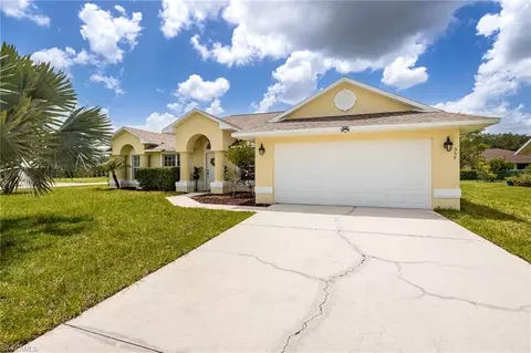 558 Charwood Ave S, Lehigh Acres, FL 33974