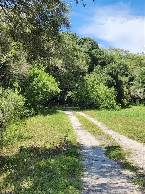 830 Case Rd, Labelle, FL 33935 photo 2