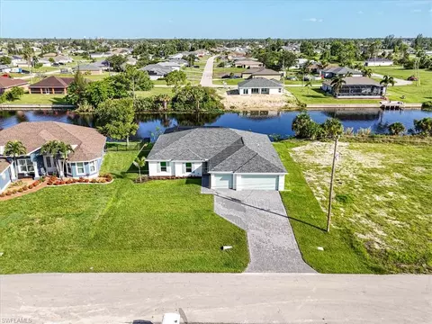 1258 NE 40th St, Cape Coral, FL 33909