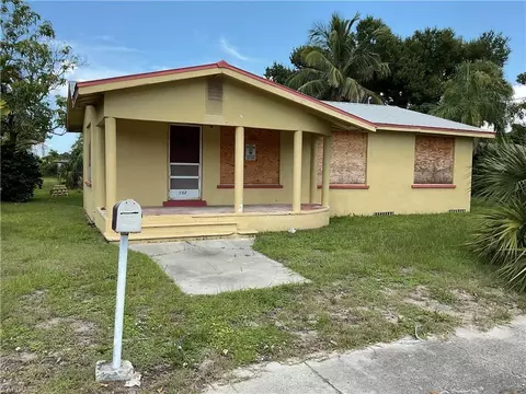 2152 Pauldo St, Fort Myers, FL 33916