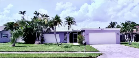 868 Bethany Ct N, Fort Myers, FL 33919