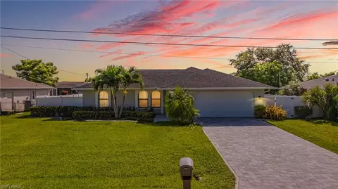 3810 SE 12th Pl, Cape Coral, FL 33904