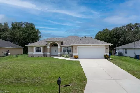 2907 48th St SW, Lehigh Acres, FL 33976
