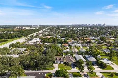 864 100th Ave N, Naples, FL 34108