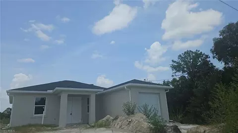 2618 25th St W, Lehigh Acres, FL 33971