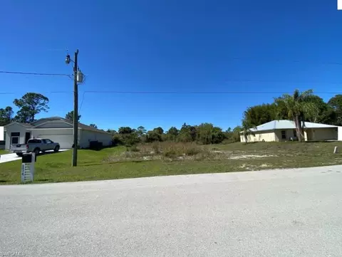 2015 Jackson Ave, Alva, FL 33920