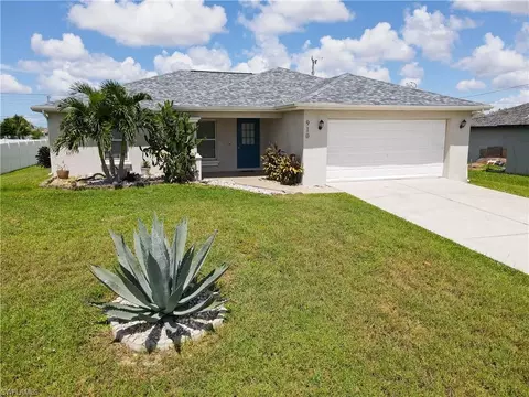 910 NE 13th Pl, Cape Coral, FL 33909