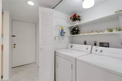 2121 Collier Ave #305, Fort Myers, FL 33901