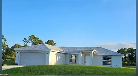 917 Martha Ave S, Lehigh Acres, FL 33974