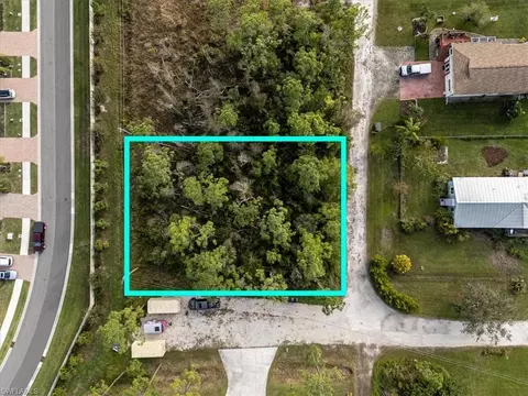 20384 Idlewood Rd, North Fort Myers, FL 33917