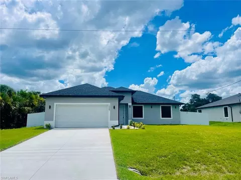 Exterior - 1069 N Hilton Cir, Labelle, FL 33935 photo 2 of 7
