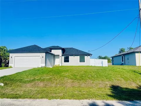 Exterior - 1069 N Hilton Cir, Labelle, FL 33935 photo 1 of 7