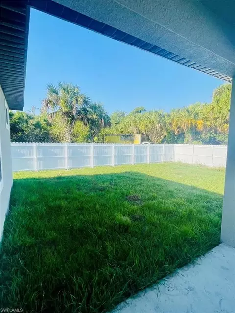 Exterior - 1069 N Hilton Cir, Labelle, FL 33935 photo 7 of 7