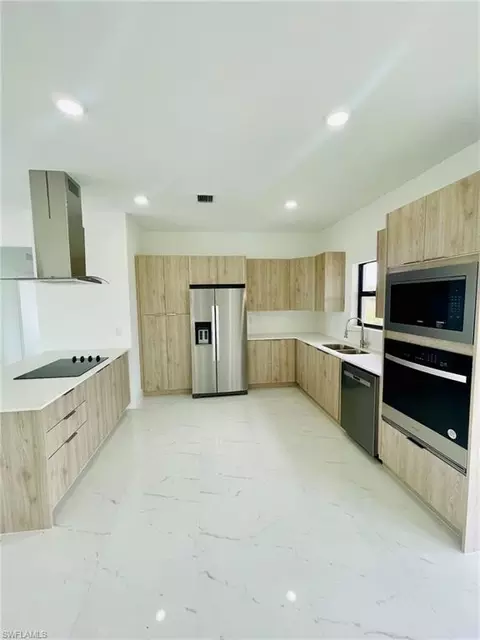 Kitchen - 1069 N Hilton Cir, Labelle, FL 33935 photo 2 of 2