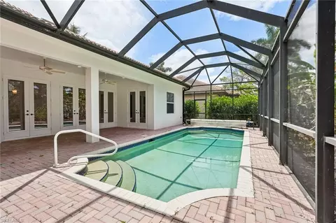 367 Saddlebrook Ln, Naples, FL 34110 photo 2