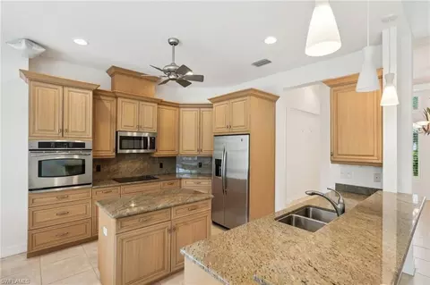 367 Saddlebrook Ln, Naples, FL 34110 photo 7
